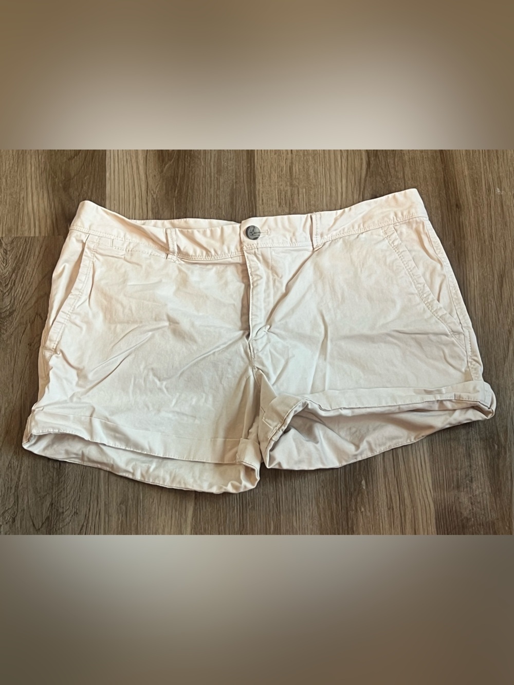 Banana Republic Factory Cuffed Chino Shorts in Oyster